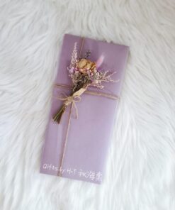 Petite Dried Flower Gift Box Loacker Napolitaner