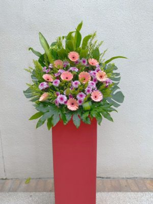 Grand-Blooming-Stand