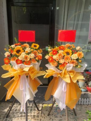 Grand-Blooming-Stand