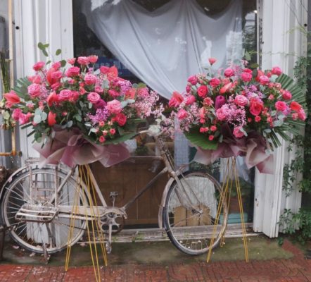 Grand-Blooming-Stand
