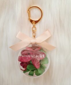 Xmas bubble preserved hydrangea floral charm in acrylic case